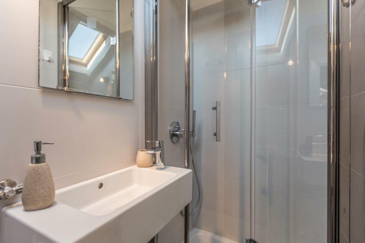 Pretty Oberdan - The Place Apartments Bologna Ngoại thất bức ảnh